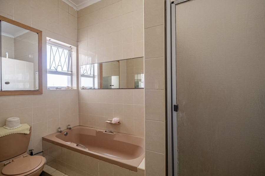 13 Bedroom Property for Sale in Summerstrand Eastern Cape